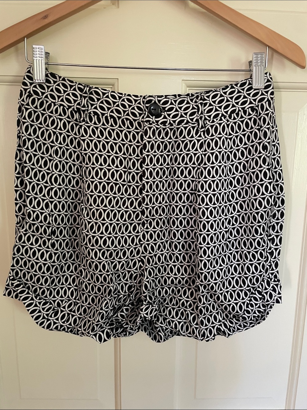 Black Swan Black & White Circular Print Bermuda Shorts